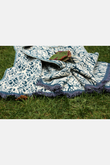 Genesis Blanket Snow Baby Yak