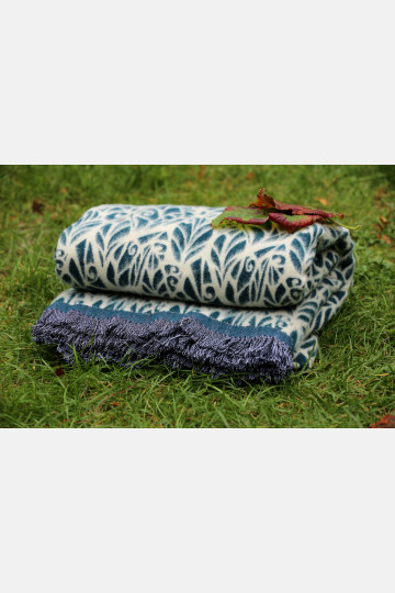 Genesis Blanket Snow Baby Yak