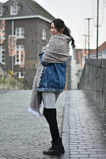 Phases Shawl Catalyst