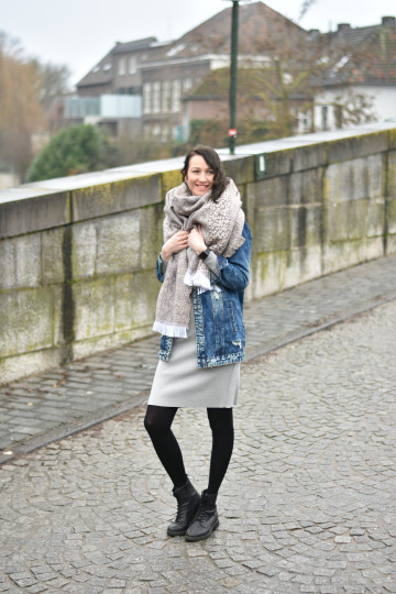Phases Shawl Catalyst