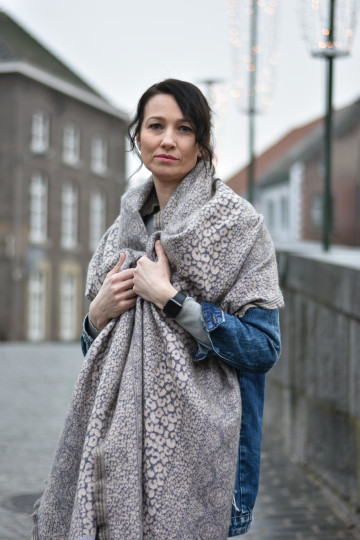 Phases Shawl Catalyst