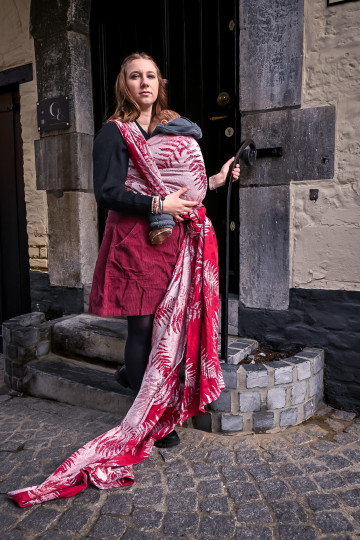 Solnce Fern Romance in Red | Luxury Woven Wrap